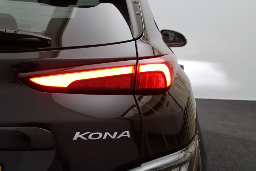 Hyundai Kona EV Premium 64 kWh 204 PK, SOH 100%, Leder, 4 x Stoelverwarming, Head-Up, Camera
