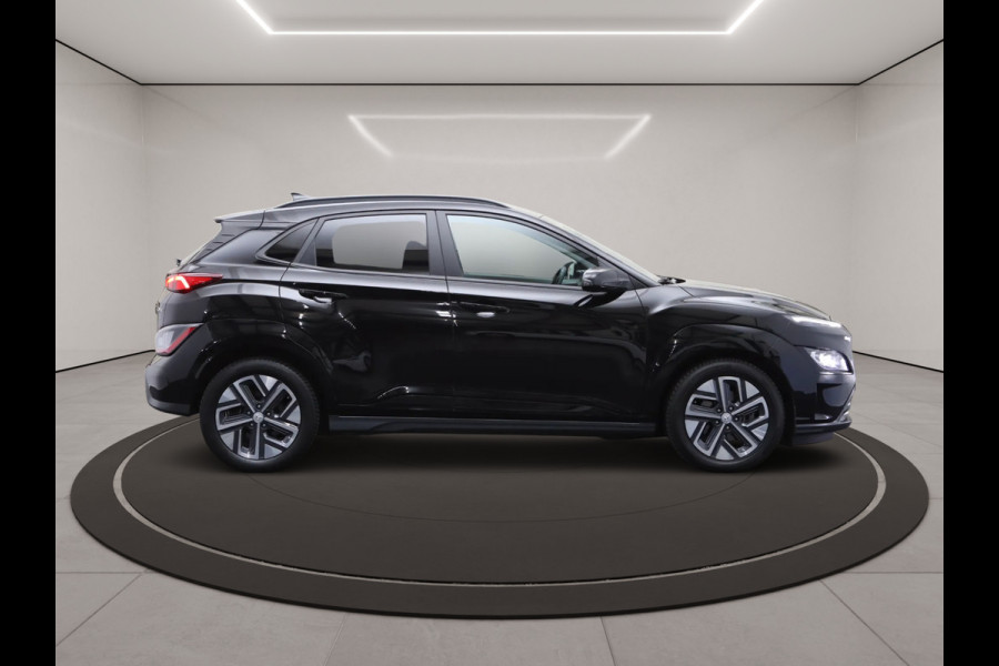 Hyundai Kona EV Premium 64 kWh 204 PK, SOH 100%, Leder, 4 x Stoelverwarming, Head-Up, Camera