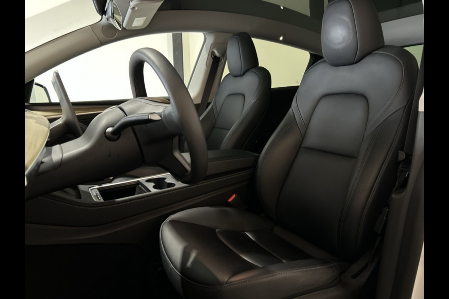 Tesla Model Y RWD 58 kWh | Leder Interieur | Houten afwerking | Verwarmde stoelen en stuur |  Soh (batterijcheck) Waarde 95,1 %