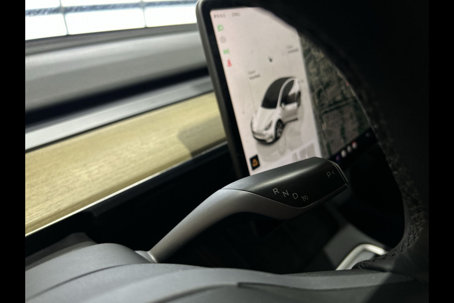 Tesla Model Y RWD 58 kWh | Leder Interieur | Houten afwerking | Verwarmde stoelen en stuur |  Soh (batterijcheck) Waarde 95,1 %