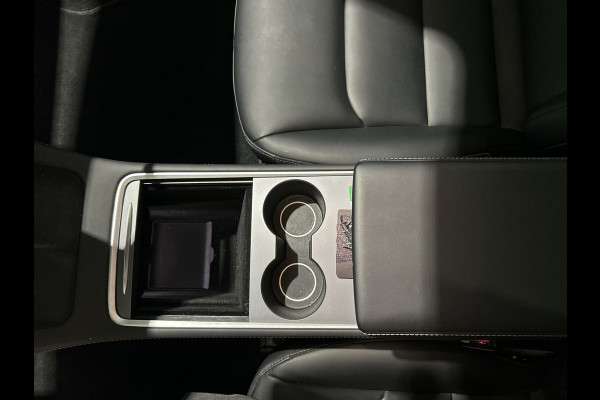 Tesla Model Y RWD 58 kWh | Leder Interieur | Houten afwerking | Verwarmde stoelen en stuur |  Soh (batterijcheck) Waarde 95,1 %