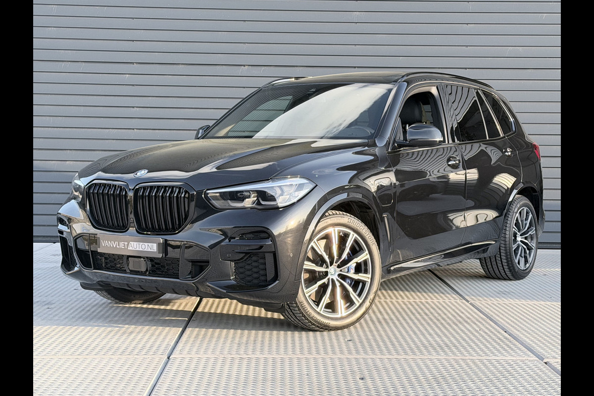 BMW X5 xDrive45e High Executive M SPORT / Panorama Dak / Adaptieve Cruise / Trekhaak
