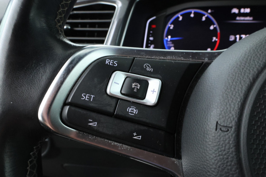 Volkswagen T-Roc 1.5 TSI Sport Business R Virtual, Navigatie, Apple carplay, Climate,
