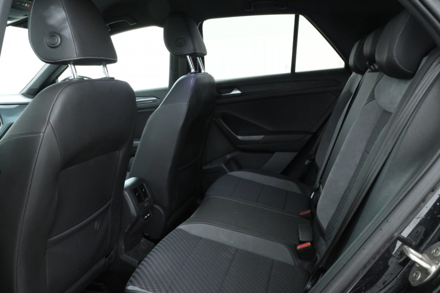 Volkswagen T-Roc 1.5 TSI Sport Business R Virtual, Navigatie, Apple carplay, Climate,