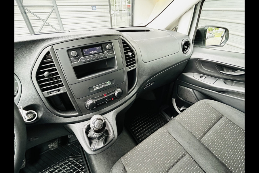 Mercedes-Benz Vito 110 CDI L2 Lang RWD // € 398,- p/mnd // Airco // Achterklep // 12 mnd Garantie // 2000kg // Bank // Radio // CV // Betimmering /