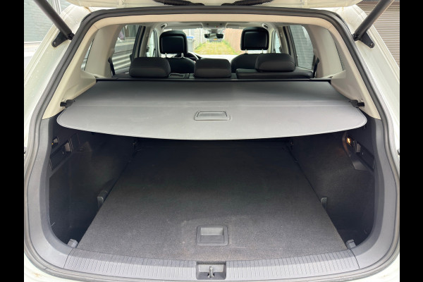 Volkswagen Tiguan Allspace 1.5 TSI Highline l Pano l Virtual l Trekhaak l Navi l Climate l Volleder l
