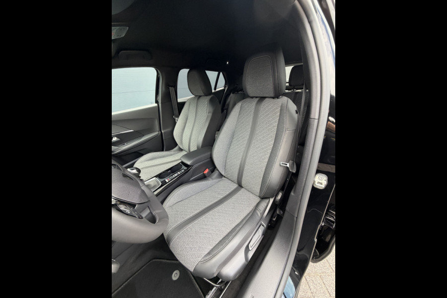 Peugeot 2008 100pk Allure (Keyless Entry - Automatische Airco - Parkeersensoren V+A - LED - 17"incl 4S - Navigatie - Apple Carplay)