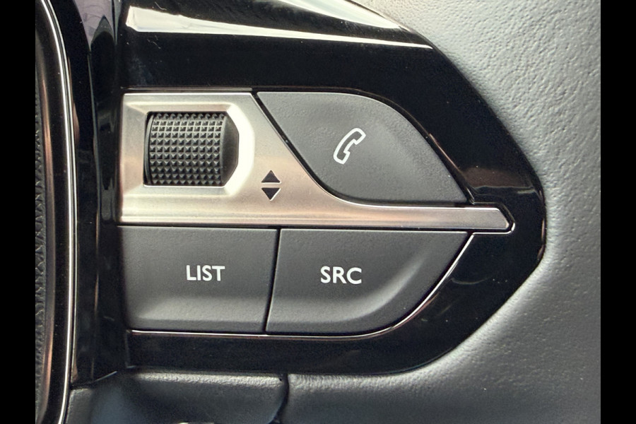 Peugeot 2008 100pk Allure (Keyless Entry - Automatische Airco - Parkeersensoren V+A - LED - 17"incl 4S - Navigatie - Apple Carplay)