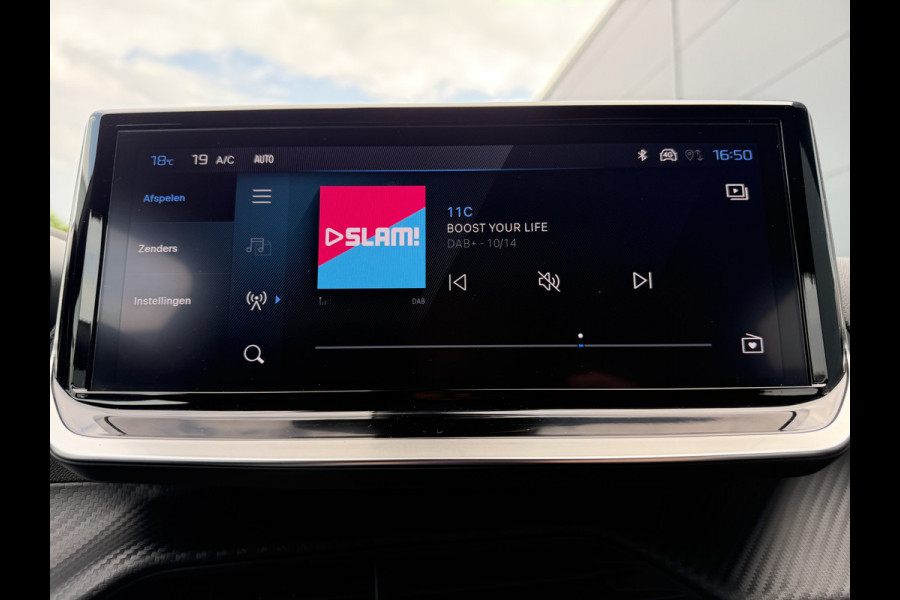 Peugeot 2008 100pk Allure (Keyless Entry - Automatische Airco - Parkeersensoren V+A - LED - 17"incl 4S - Navigatie - Apple Carplay)