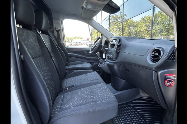 Mercedes-Benz Vito 110 CDI L2 Lang // Trekhaak // € 384,- p/mnd // Airco // 12 mnd Garantie // Bank // Radio // CV // Betimmering // Wieldoppen