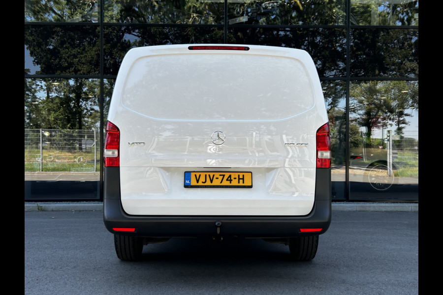 Mercedes-Benz Vito 110 CDI L2 Lang // Trekhaak // € 384,- p/mnd // Airco // 12 mnd Garantie // Bank // Radio // CV // Betimmering // Wieldoppen