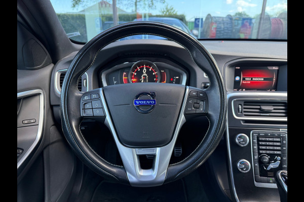 Volvo V60 2.0 T4 Business Sport R Design - Automaat - Navi - Trekhaak - Org.NL