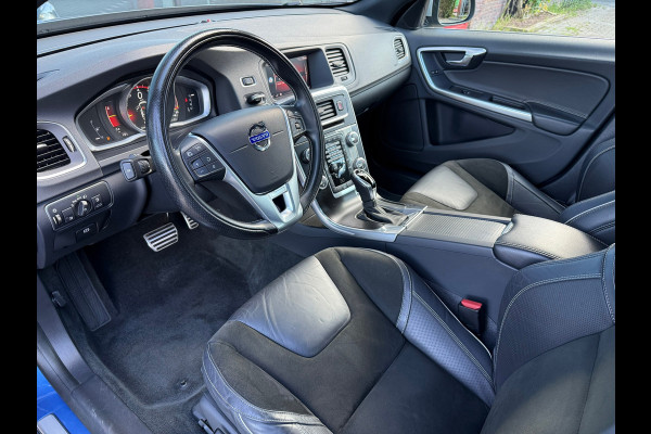 Volvo V60 2.0 T4 Business Sport R Design - Automaat - Navi - Trekhaak - Org.NL