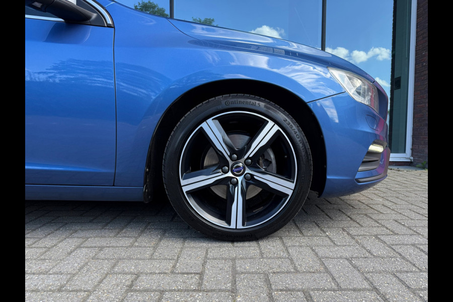 Volvo V60 2.0 T4 Business Sport R Design - Automaat - Navi - Trekhaak - Org.NL