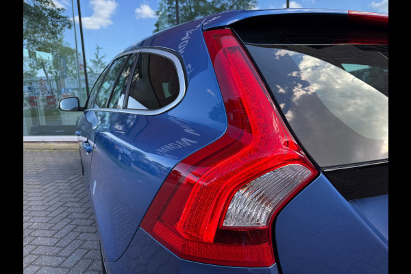 Volvo V60 2.0 T4 Business Sport R Design - Automaat - Navi - Trekhaak - Org.NL