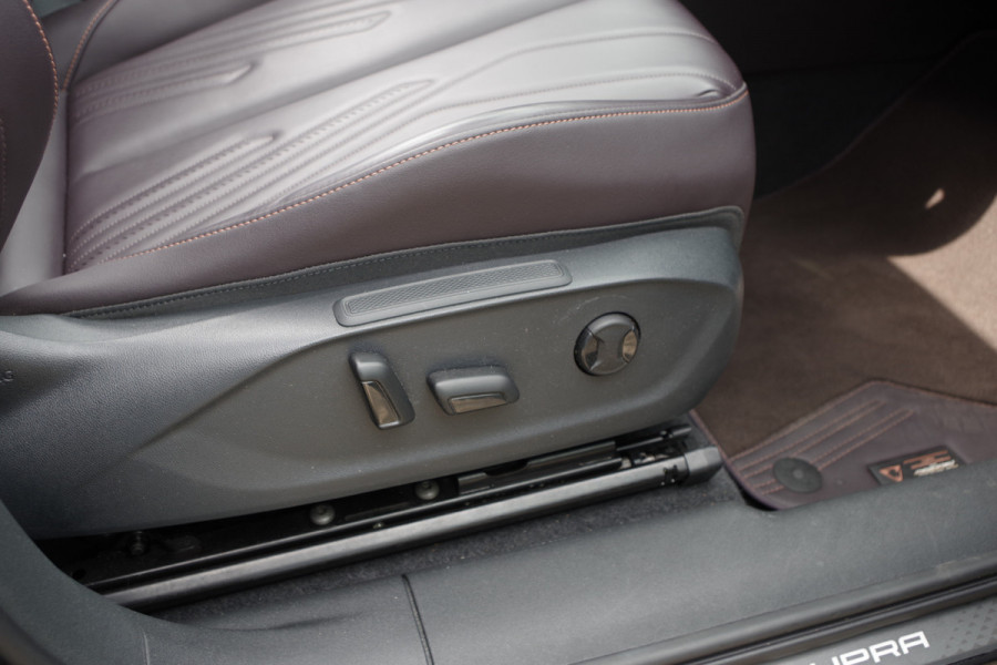 CUPRA Terramar 1.5 TSI e-Hybrid 272 PK VZ America s CUP, Leder, Panoramadak, Sennheiser Sound, Kuipstoelen, Martix-LED