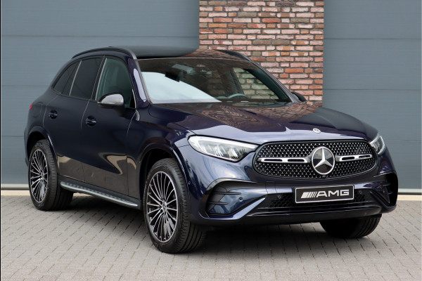 Mercedes-Benz GLC 400e 4MATIC AMG Line Aut9 | Distronic Pro | Memory | Trekhaak | Verwarmd Stuurwiel | Panoramadak | Nightpakket | Camera | Dodehoekassistent |