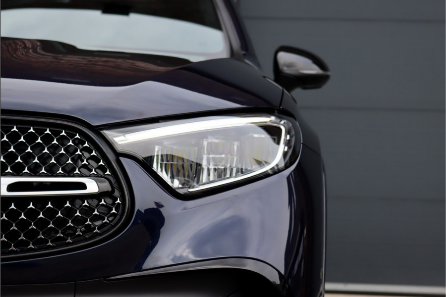 Mercedes-Benz GLC 400e 4MATIC AMG Line Aut9 | Distronic Pro | Memory | Trekhaak | Verwarmd Stuurwiel | Panoramadak | Nightpakket | Camera | Dodehoekassistent |