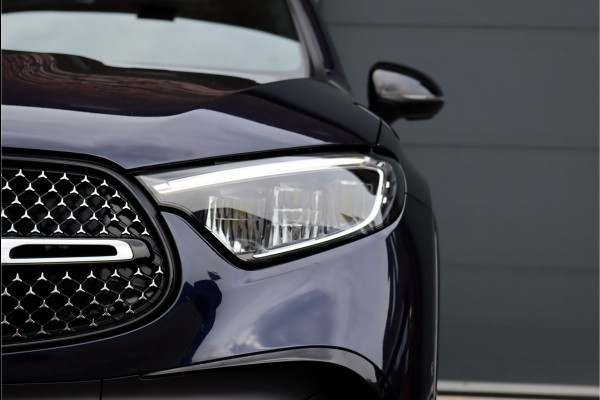 Mercedes-Benz GLC 400e 4MATIC AMG Line Aut9 | Distronic Pro | Memory | Trekhaak | Verwarmd Stuurwiel | Panoramadak | Nightpakket | Camera | Dodehoekassistent |