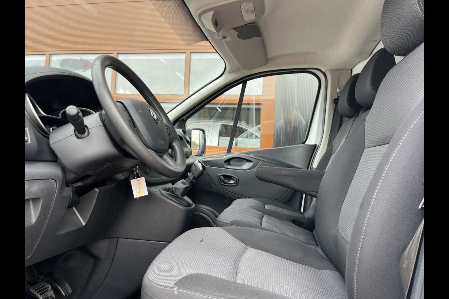Renault Trafic 2.0 dCi 120pk L2 Work Edition Lease €253p/m, 2x Schuifdeur, Trekhaak, Airco, Navi, PDC, Led, Cruise controle, Onderhoudshistorie aanwezig