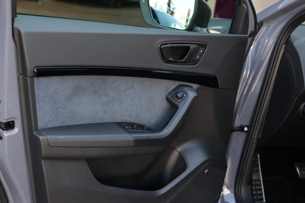 CUPRA Ateca 2.0 TSI 4DRIVE Limited Edition *Pano*Akra*Carbon*Kuipstoelen*360 Camera*Beats*
