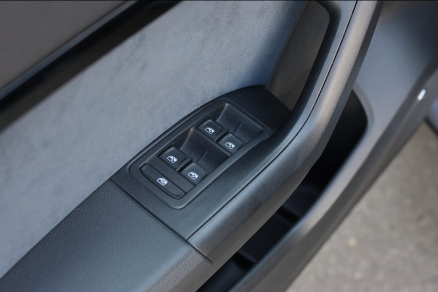CUPRA Ateca 2.0 TSI 4DRIVE Limited Edition *Pano*Akra*Carbon*Kuipstoelen*360 Camera*Beats*