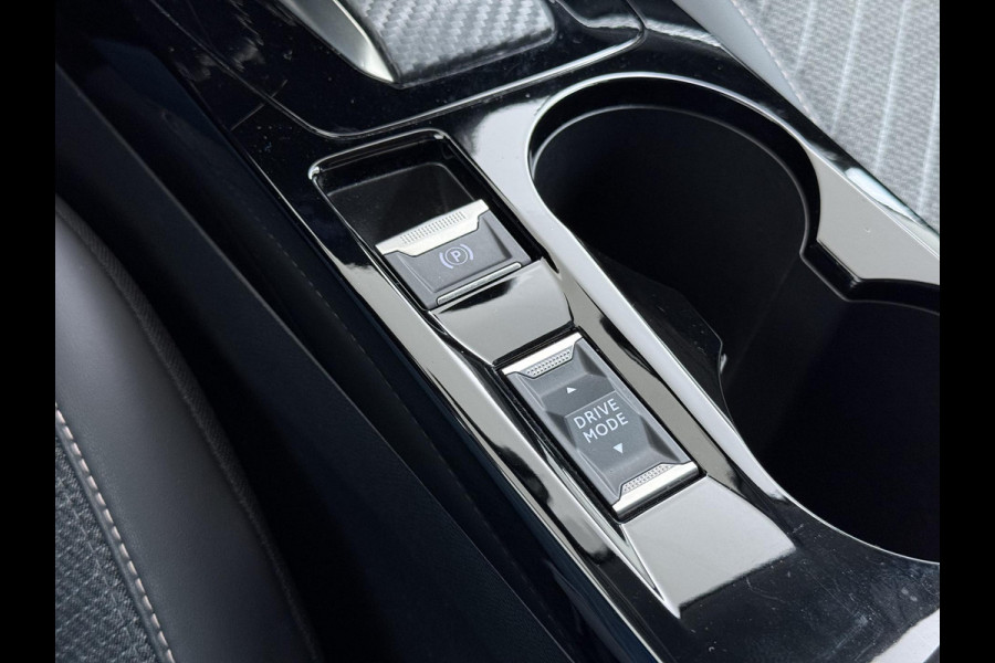 Peugeot 208 1.2 Hybrid 110 e-DCS6 Allure | FABRIEKSGARANTIE t/m 03-2027 | TOPSTAAT! | KEYLESS ENTRY | APPLE CARPLAY-ANDROID AUTO| PARKEERSENSOREN VOOR EN ACHTER |
