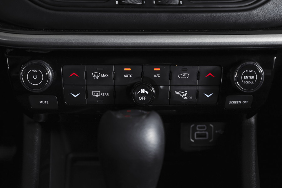 Jeep Compass 4xe 240 Plug-in Hybrid Electric 80th Anniversary | Dig. Cockpit | Adapt. Cruise | PDC | 360 Camera | NAV + App. Connect | ECC | Elek. Klep | |