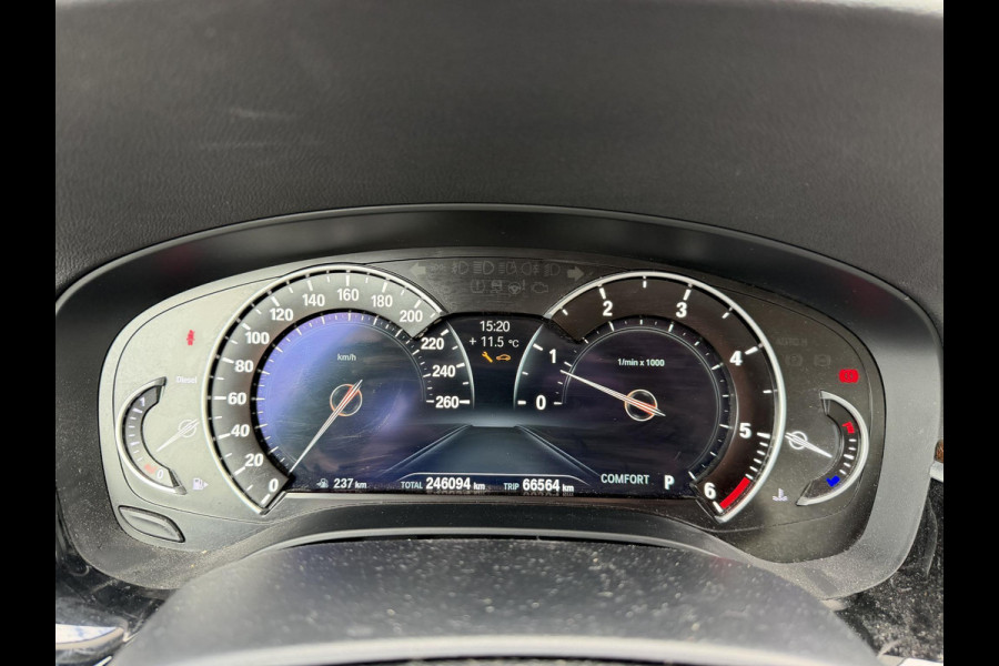 BMW 5 Serie Touring 520d High Executive | Camera | Lederen Bekleding | Elektrische Trekhaak | Elektrische Achterklep |