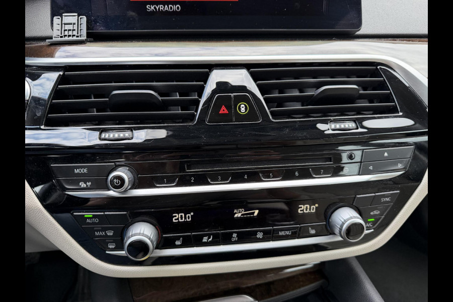 BMW 5 Serie Touring 520d High Executive | Camera | Lederen Bekleding | Elektrische Trekhaak | Elektrische Achterklep |
