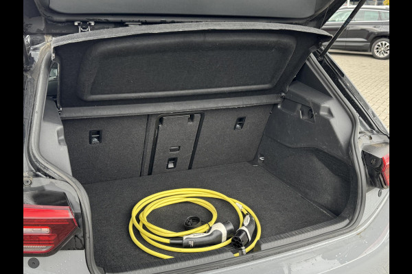 Volkswagen ID.3 First Max 58 kWh ERGO STOELEN | PANO |20'' VELGEN | CAMERA| SOH 90,2%