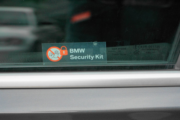 BMW 3 Serie Touring 320i Edition M Sport Shadow Executive