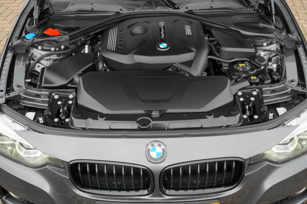 BMW 3 Serie Touring 320i Edition M Sport Shadow Executive
