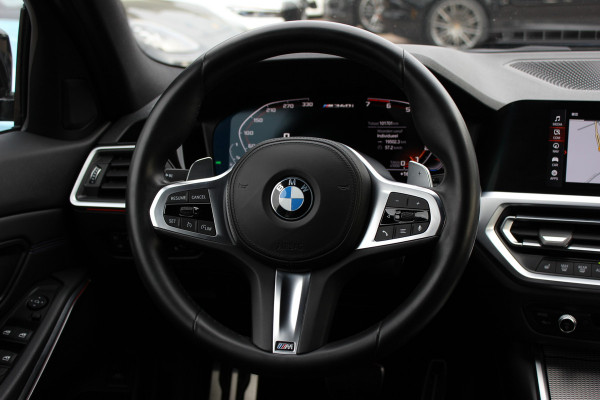 BMW 3 Serie Touring 330i High Exe. M Sport / M340 uitgevoerd / Leder&Alcantara / CarPlay / 19'' / Parkeerhulp V+A / Stoelverwarming / Sportstoelen / DAB / Cruise Control