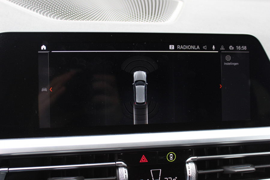 BMW 3 Serie Touring 330i High Exe. M Sport / M340 uitgevoerd / Leder&Alcantara / CarPlay / 19'' / Parkeerhulp V+A / Stoelverwarming / Sportstoelen / DAB / Cruise Control