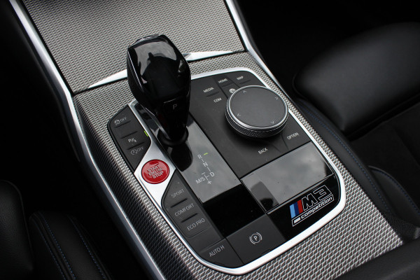 BMW 3 Serie Touring 330i High Exe. M Sport / M340 uitgevoerd / Leder&Alcantara / CarPlay / 19'' / Parkeerhulp V+A / Stoelverwarming / Sportstoelen / DAB / Cruise Control