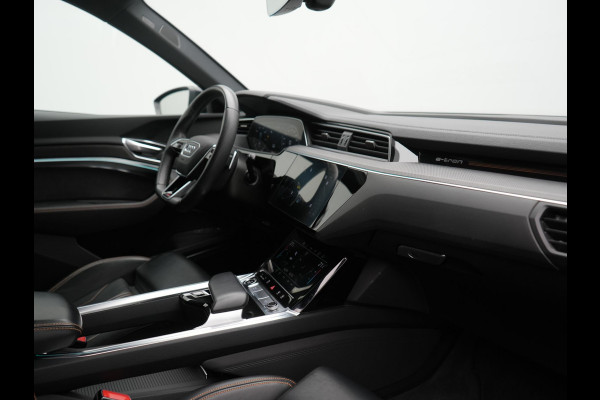 Audi e-tron 50 Quattro Black Edition 313pk Dealer O.H. | Luchtvering | Trekhaak | Camera | Head Up | Lederen Sportstoelen Memory & Verwarmd | Bang & Olufsen | Cruise Control | Keyless | Sfeerverlichting | Apple Carplay | Navigatie | DAB | 21''L.M |