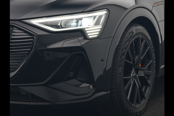 Audi e-tron 50 Quattro Black Edition 313pk Dealer O.H. | Luchtvering | Trekhaak | Camera | Head Up | Lederen Sportstoelen Memory & Verwarmd | Bang & Olufsen | Cruise Control | Keyless | Sfeerverlichting | Apple Carplay | Navigatie | DAB | 21''L.M |