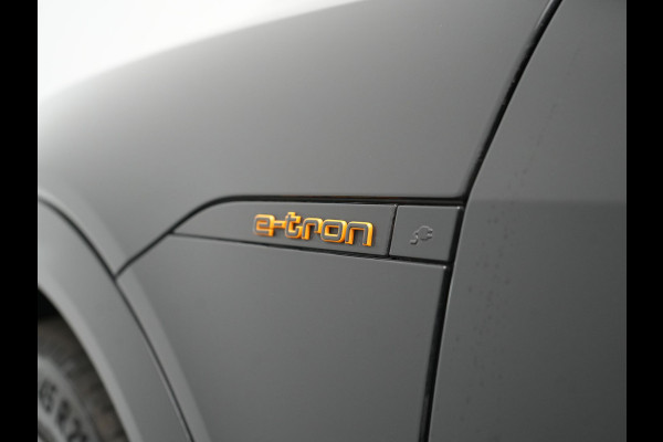 Audi e-tron 50 Quattro Black Edition 313pk Dealer O.H. | Luchtvering | Trekhaak | Camera | Head Up | Lederen Sportstoelen Memory & Verwarmd | Bang & Olufsen | Cruise Control | Keyless | Sfeerverlichting | Apple Carplay | Navigatie | DAB | 21''L.M |