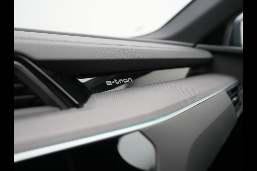 Audi e-tron 50 Quattro Black Edition 313pk Dealer O.H. | Luchtvering | Trekhaak | Camera | Head Up | Lederen Sportstoelen Memory & Verwarmd | Bang & Olufsen | Cruise Control | Keyless | Sfeerverlichting | Apple Carplay | Navigatie | DAB | 21''L.M |