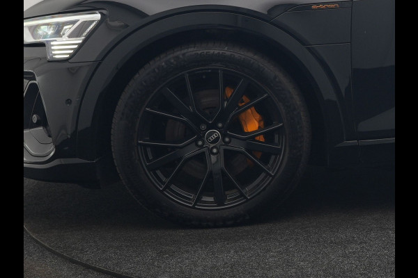 Audi e-tron 50 Quattro Black Edition 313pk Dealer O.H. | Luchtvering | Trekhaak | Camera | Head Up | Lederen Sportstoelen Memory & Verwarmd | Bang & Olufsen | Cruise Control | Keyless | Sfeerverlichting | Apple Carplay | Navigatie | DAB | 21''L.M |