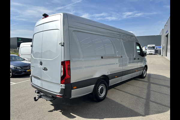 Mercedes-Benz eSprinter 320 L3 Select 81kWh / Snel laden 115kw / Trekhaak / Distronic / MBUX / Smartphone-intergratie / 270 Graden achterdeuren