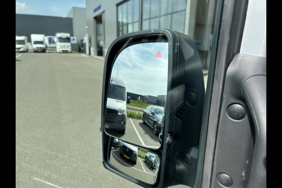 Mercedes-Benz eSprinter 320 L3 Select 81kWh / Snel laden 115kw / Trekhaak / Distronic / MBUX / Smartphone-intergratie / 270 Graden achterdeuren