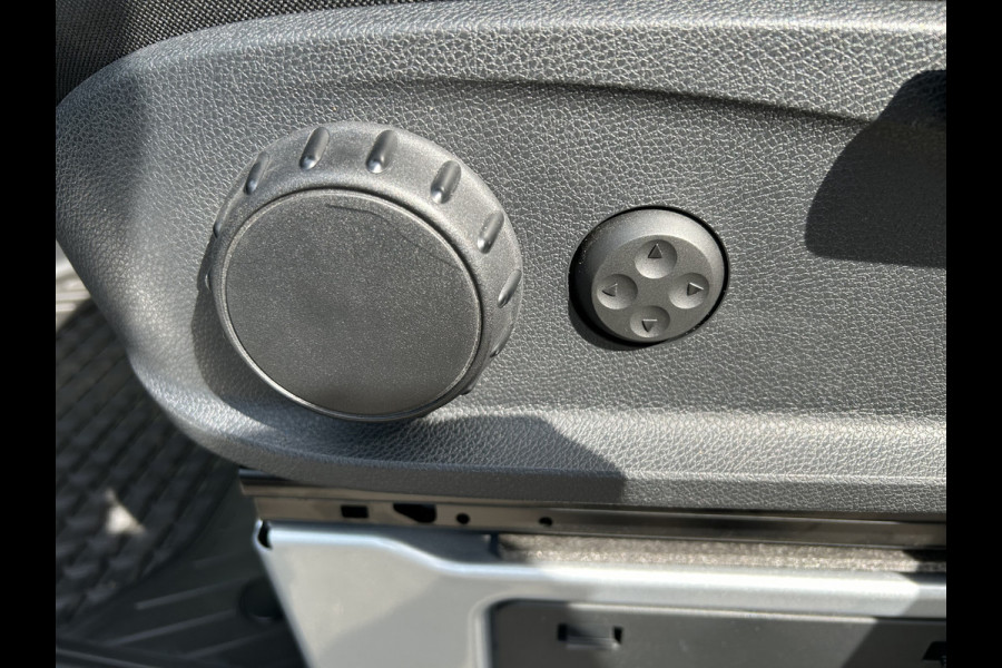 Mercedes-Benz eSprinter 320 L3 Select 81kWh / Snel laden 115kw / Trekhaak / Distronic / MBUX / Smartphone-intergratie / 270 Graden achterdeuren