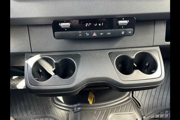 Mercedes-Benz eSprinter 320 L3 Select 81kWh / Snel laden 115kw / Trekhaak / Distronic / MBUX / Smartphone-intergratie / 270 Graden achterdeuren