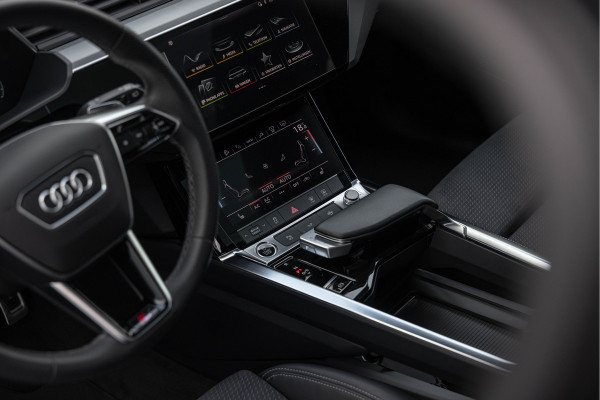 Audi Q8 e-tron 55 Quattro 408pk 115 kWh S-line Pano HuD B&O Trekhaak