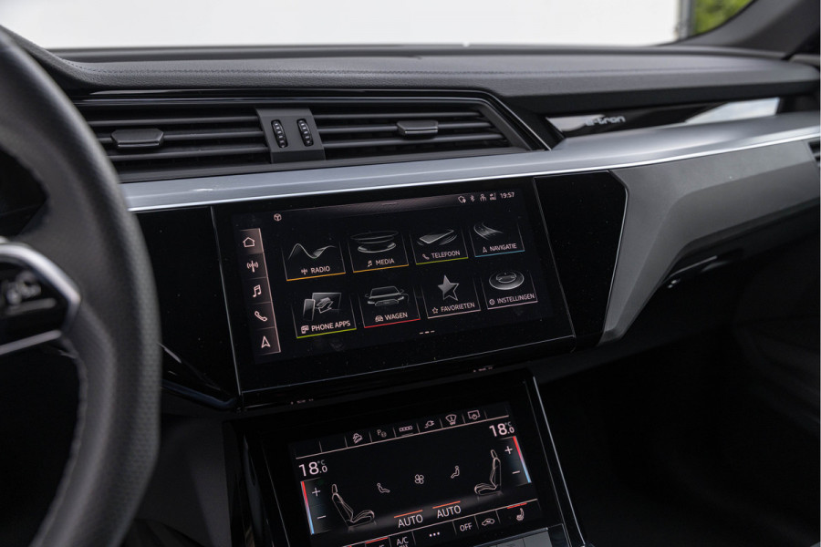 Audi Q8 e-tron 55 Quattro 408pk 115 kWh S-line Pano HuD B&O Trekhaak