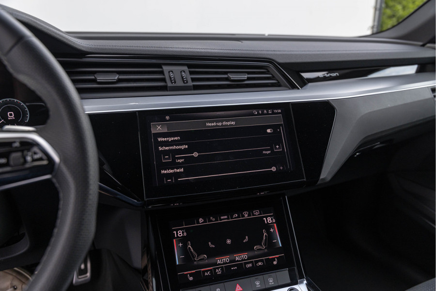 Audi Q8 e-tron 55 Quattro 408pk 115 kWh S-line Pano HuD B&O Trekhaak