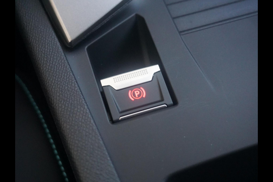 Peugeot 408 1.6 HYbrid Allure Pack 225 EAT8 360 Camera