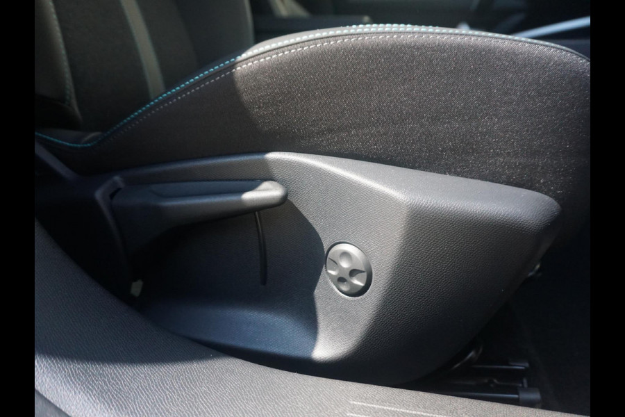 Peugeot 408 1.6 HYbrid Allure Pack 225 EAT8 360 Camera